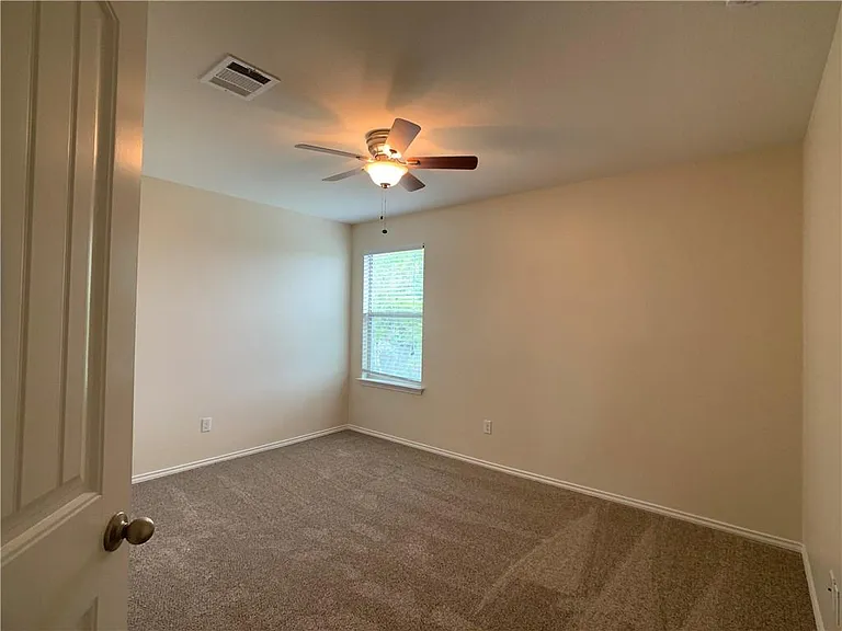 133 Gina Dr — Photo 15