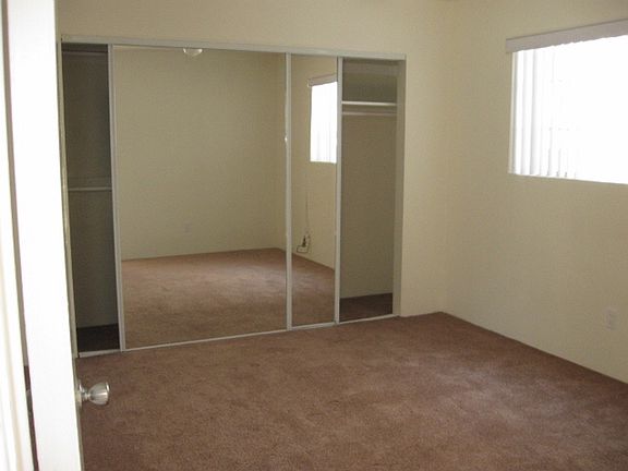4th image of 4236 34th St APT 4