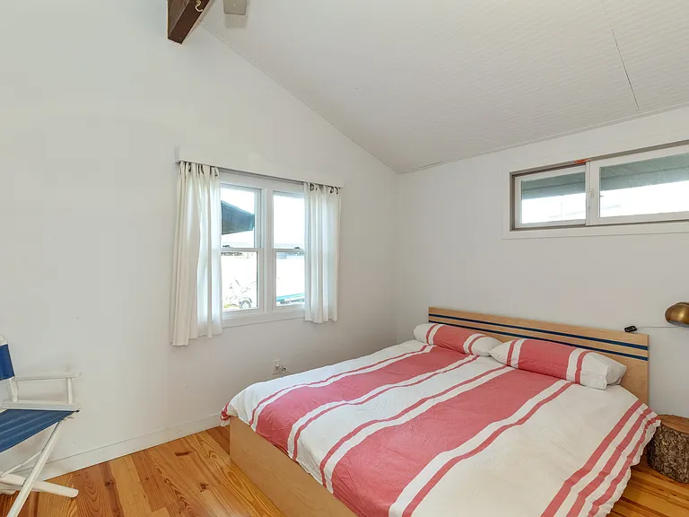 E Lake Dr — Photo 8