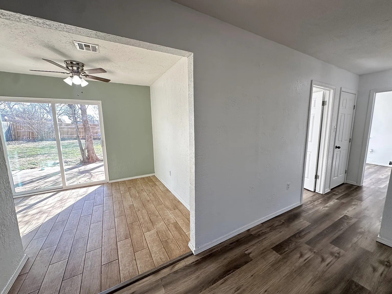 806 SE Brigadoon Way — Photo 2