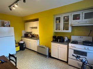 242 Saratoga St FLOOR 2, Boston, MA 02128