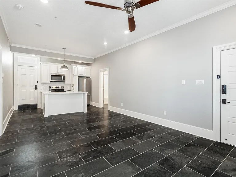 2401 Market St #101 — Photo 8