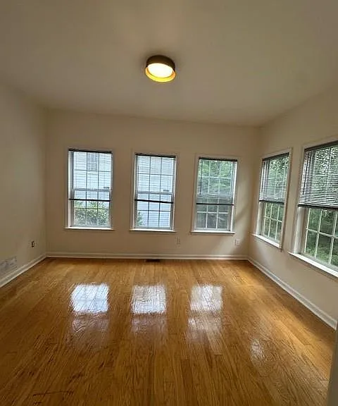 145 Glenside Ln — Photo 18