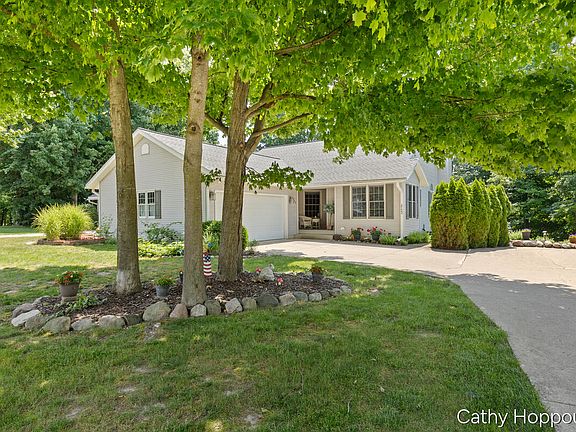 3rd image of 6733 Beechwood Dr