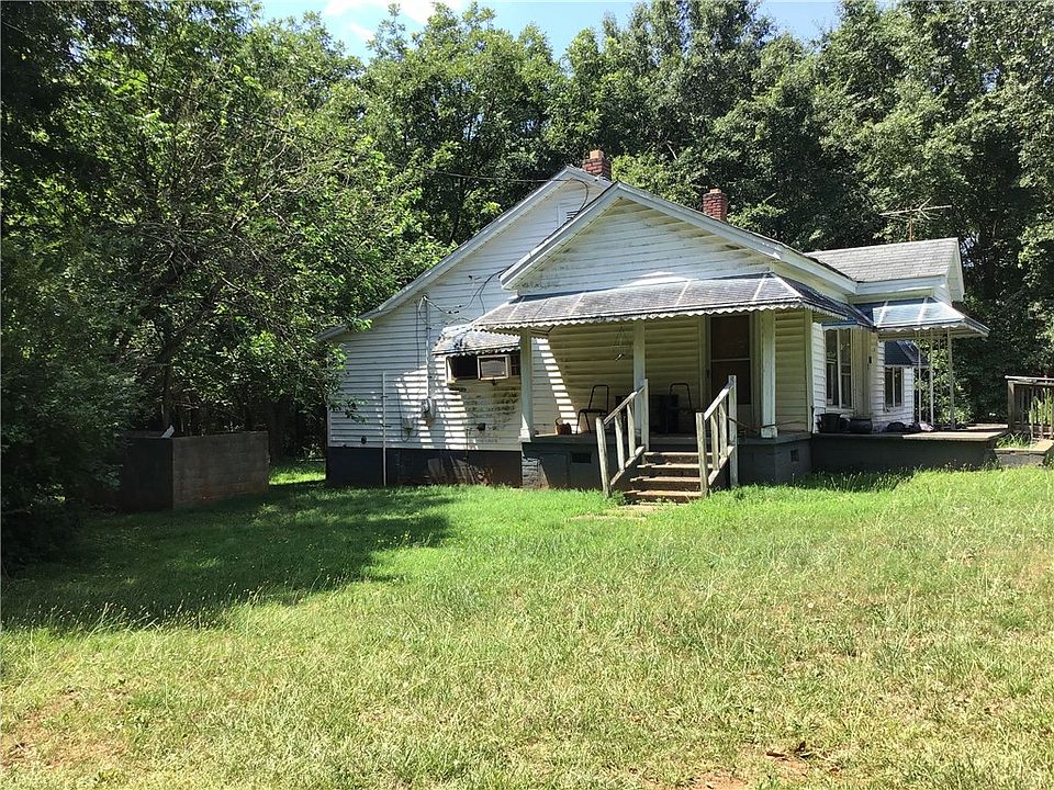 2nd image of 113 Hagood Dr
