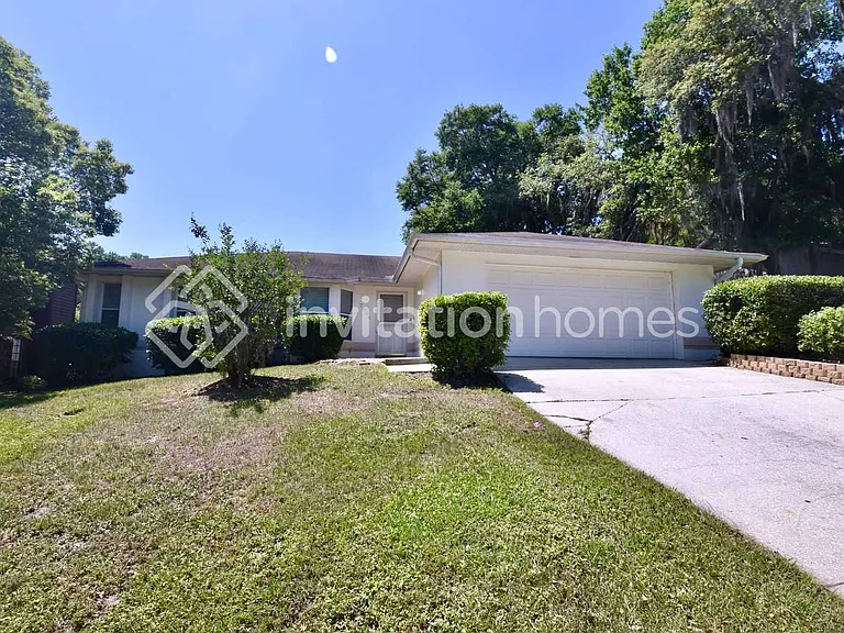7028 Doehring Dr — Photo 1