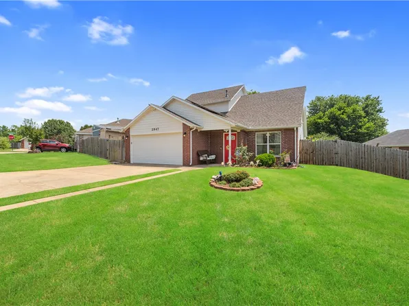 2947 Beaver Creek St, Springdale, AR 72764