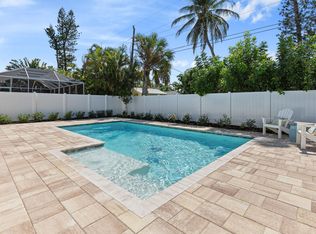 590 106th Ave N, Naples, FL 34108