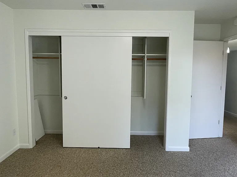 Emmons Rd — Photo 24