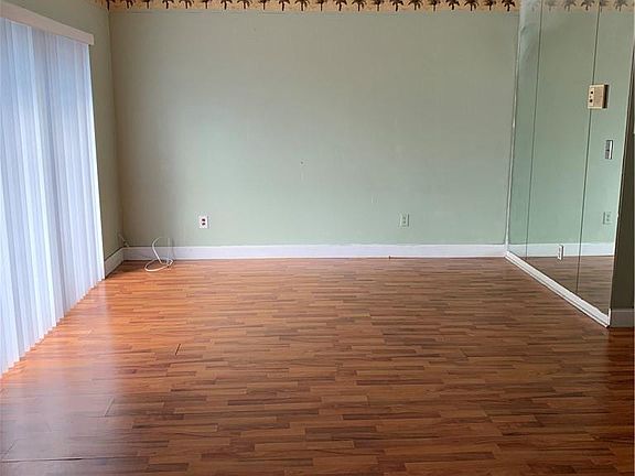 3rd image of 1369 Seaview Dr