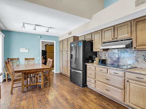 3rd image of 18837 N GRANDVIEW Drive