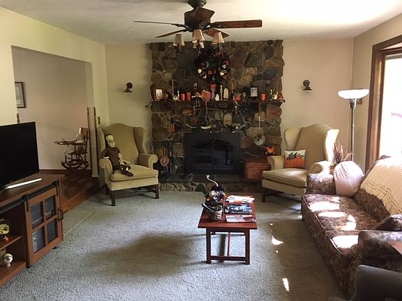 3rd image of 207 Chestnut Ave