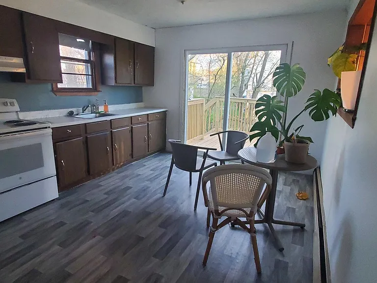 18 Myrick St — Photo 3