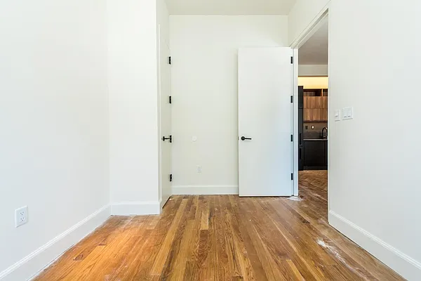 Rented by Nooklyn NYC LLC | media 82