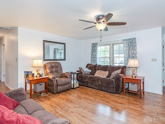 5th image of 367 Cherrywood Dr
