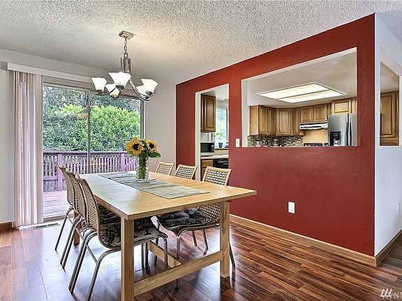 3rd image of 427 Peregrine Dr SE