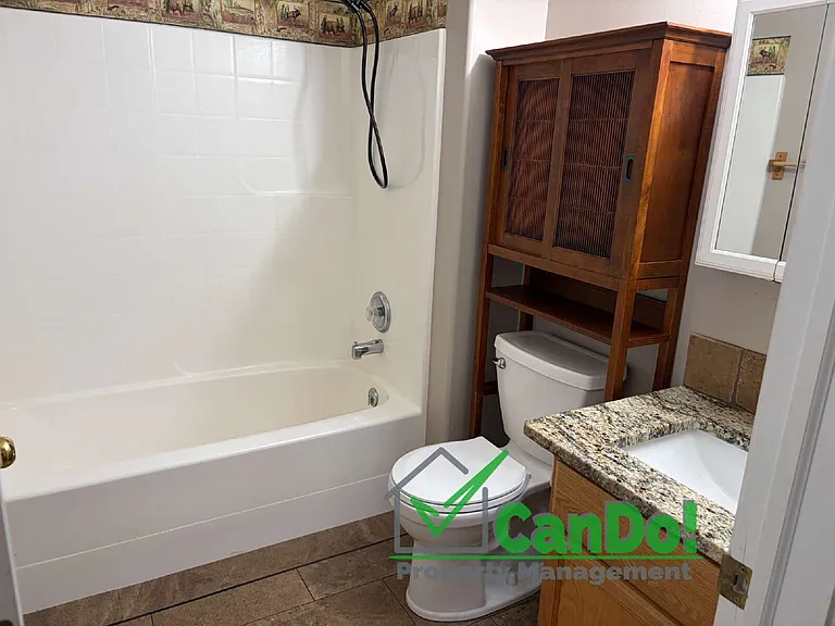 2828 Linda St — Photo 10