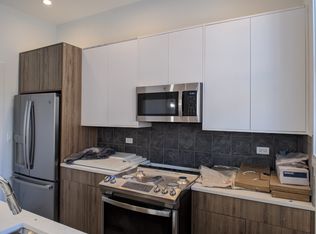 2120 W Belmont Ave #2R, Chicago, IL 60618