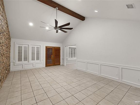 3rd image of 1905 Baylor Ave