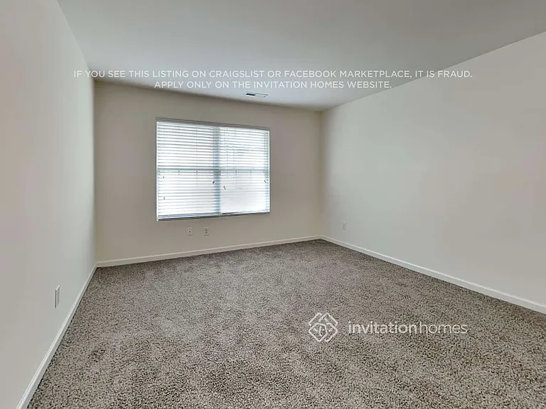 40 Luzelle Dr — Photo 16