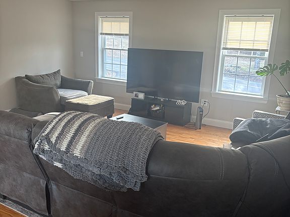 5th image of 59 Maple Ave #C