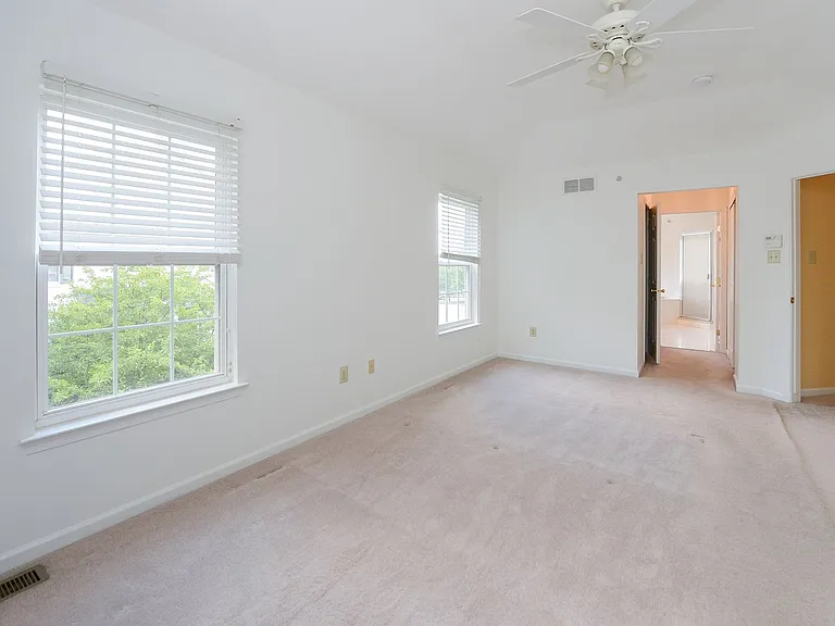 200 Rolling Hill Dr — Photo 23