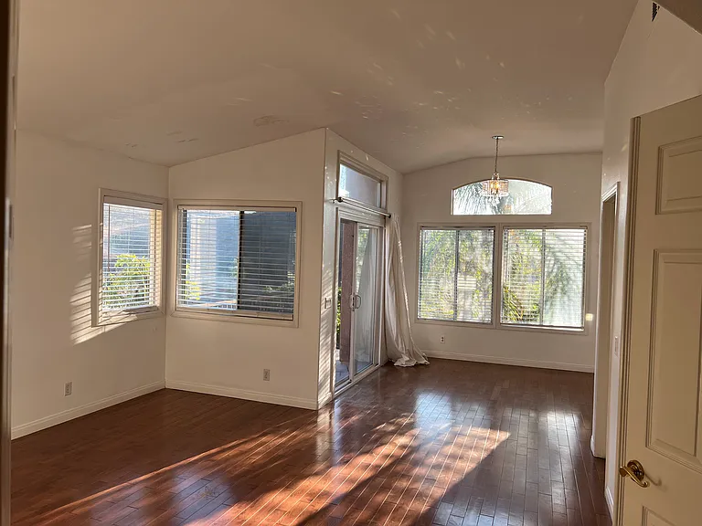 923 S Creekview Ln — Photo 14