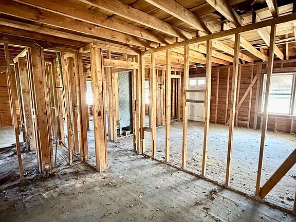 3rd image of 1710 Atlanta Rd SE