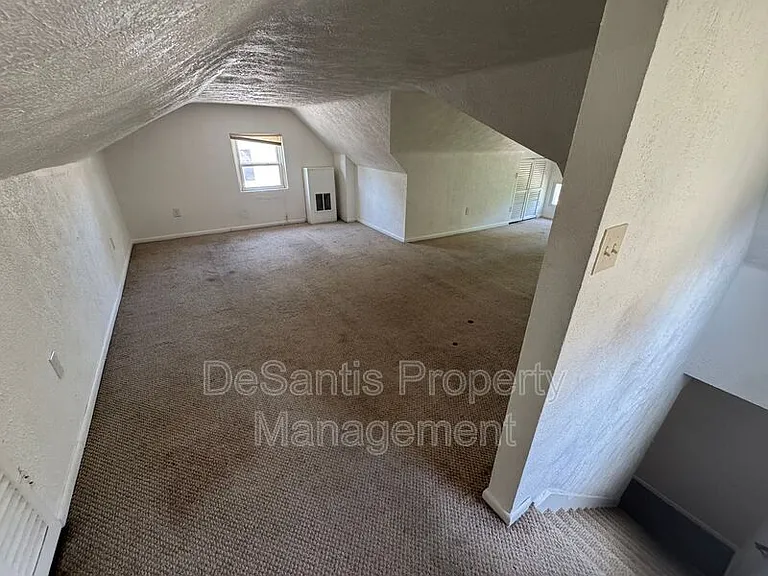 215 Spencer Ave #UPPER — Photo 19