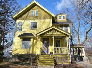 1243 Kavanaugh Pl, Wauwatosa, WI 53213