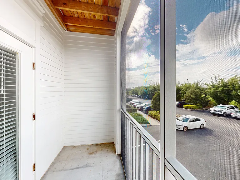 Essex Luxe Apartments — Photo 44