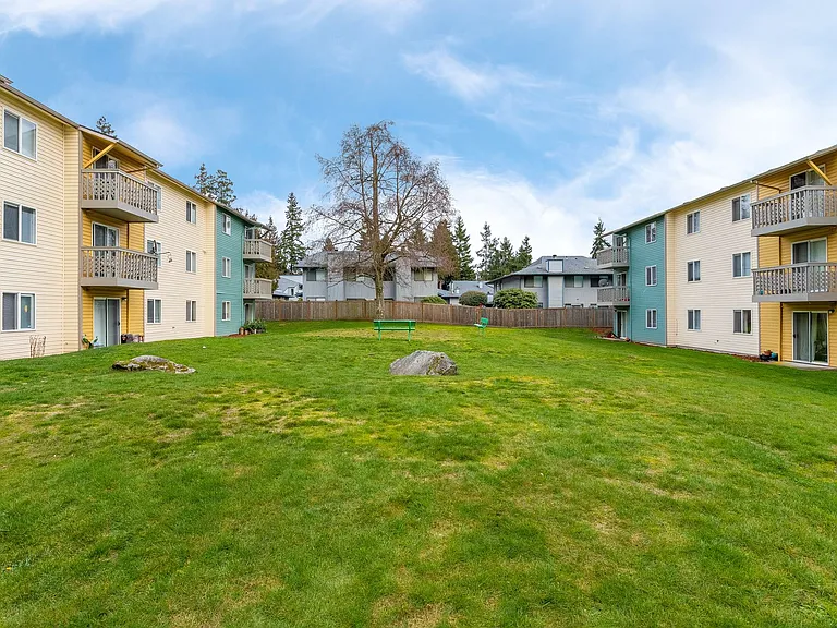Arbor Woods Apartments — Photo 13