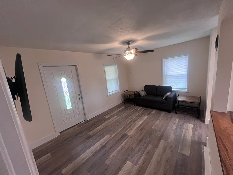 634 Cherry St — Photo 10