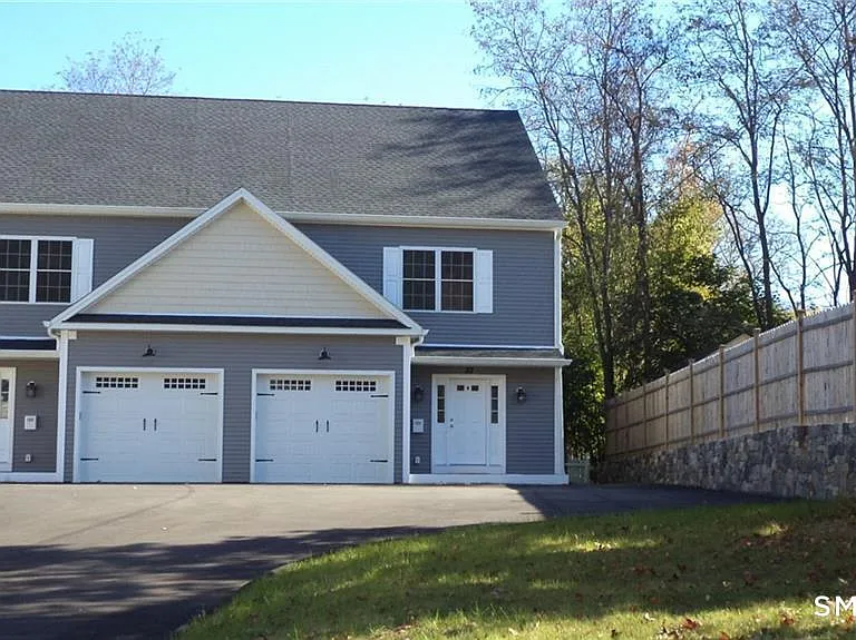 33 Maple Ave #B — Photo 1