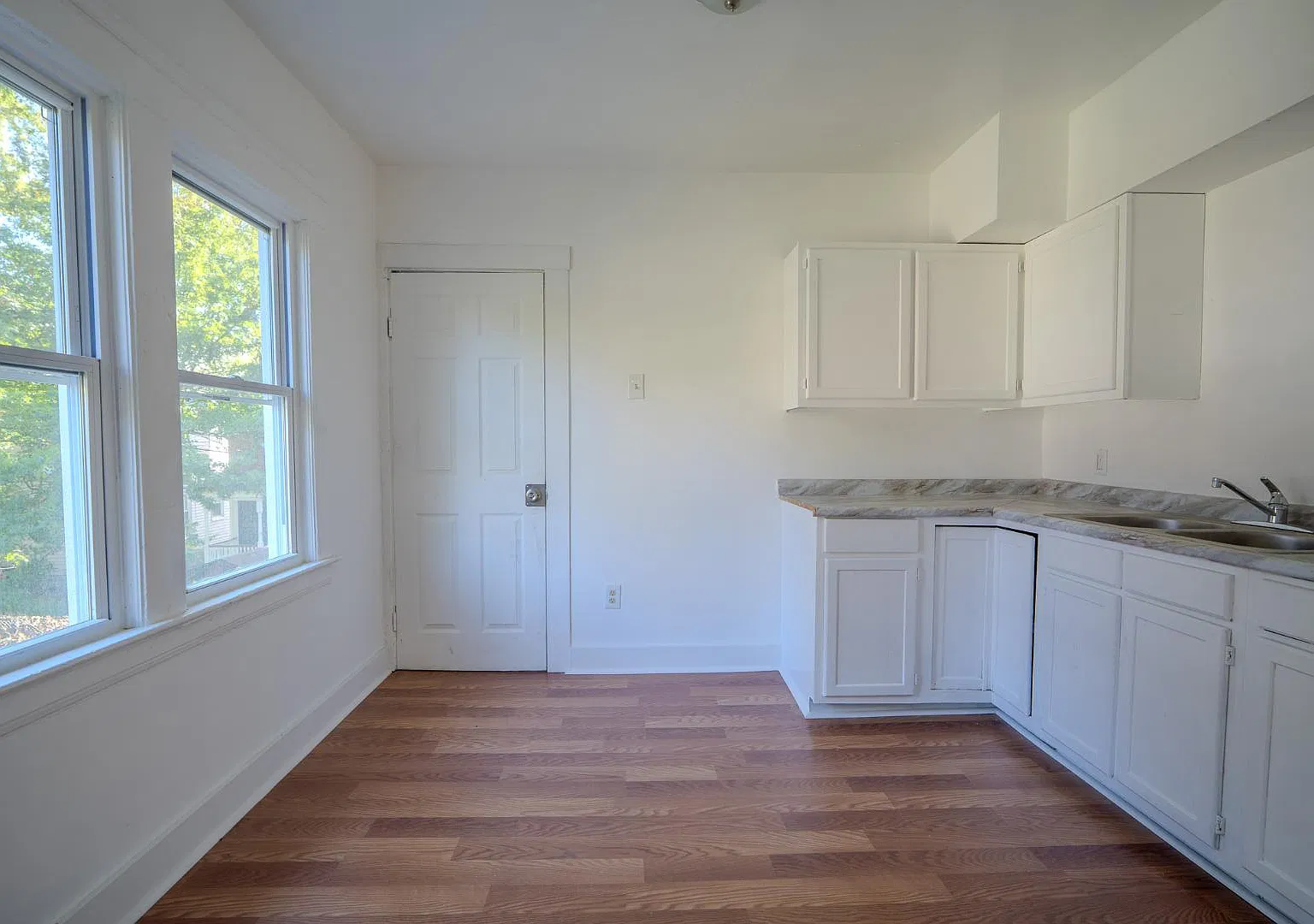 10008 Somerset Ave - Unit 2/3 — Photo 2