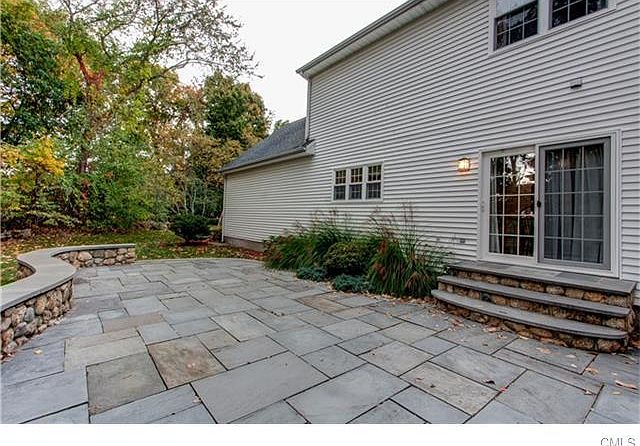 2nd image of 4 Grassy Hill Rd