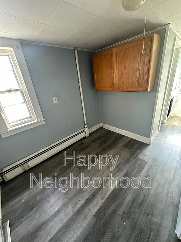 Building Photo - 46 Maple St #5