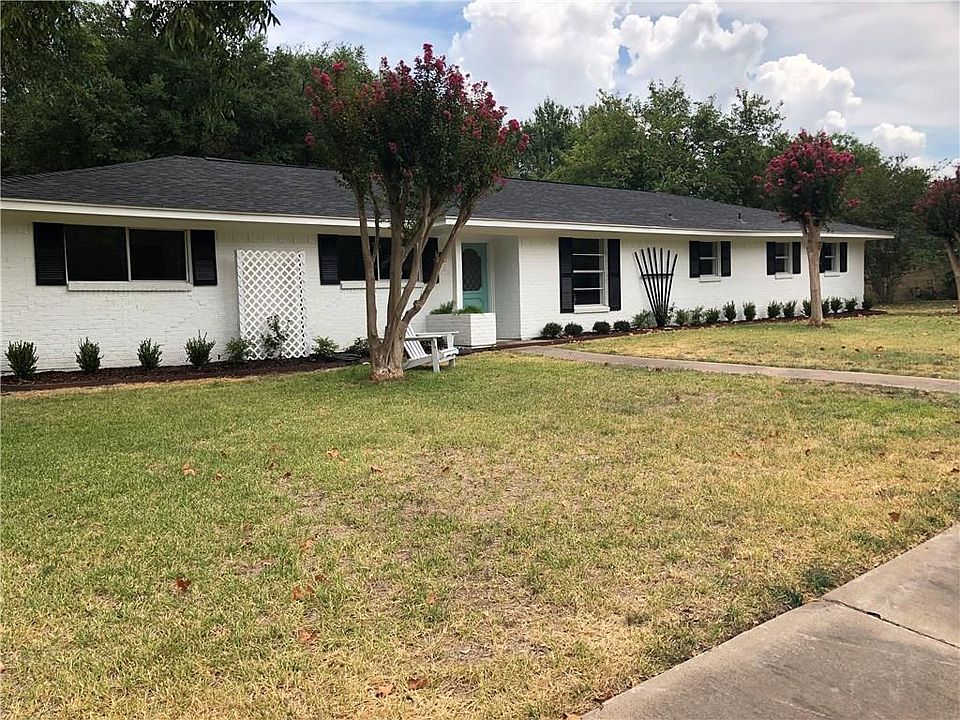 1st image of 1003 Royal Dr