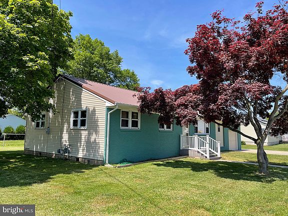 3rd image of 85 Lincoln Dr