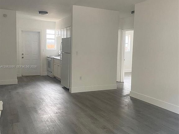 4th image of 1831 NW 41st St