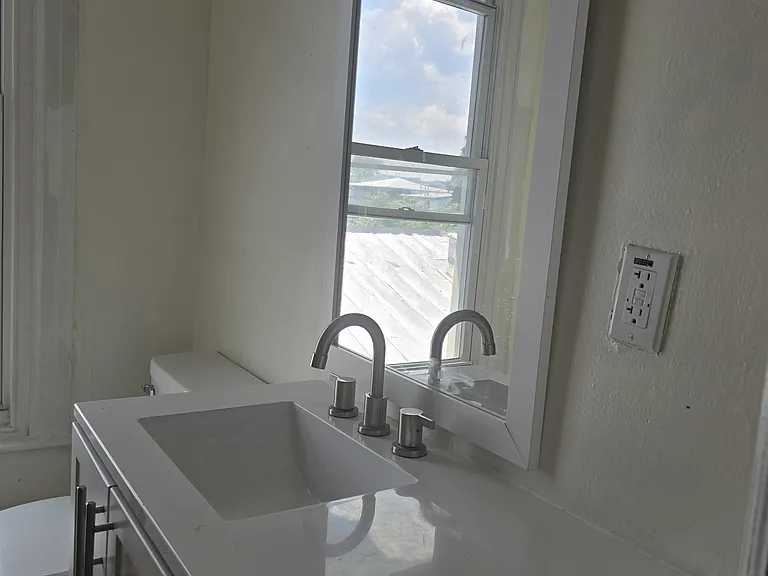 33 E Jacoby St #3 — Photo 1