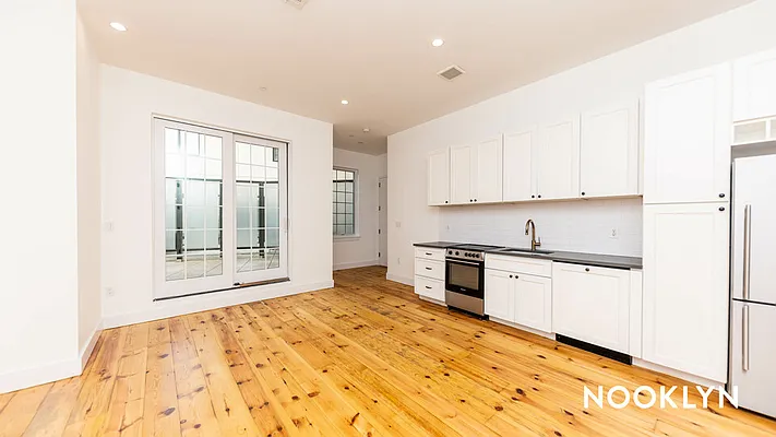 Rented by Nooklyn NYC LLC | media 101