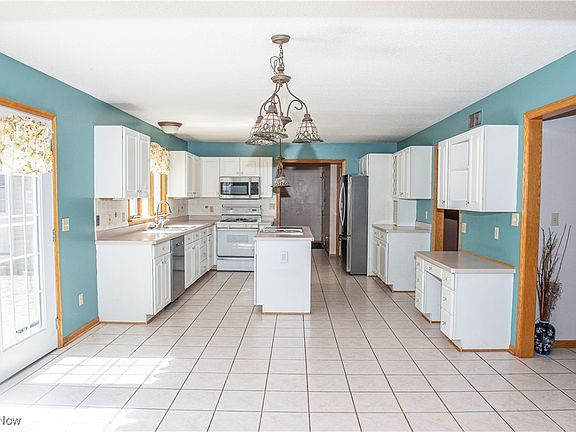 5th image of 5369 S Saratoga Ave