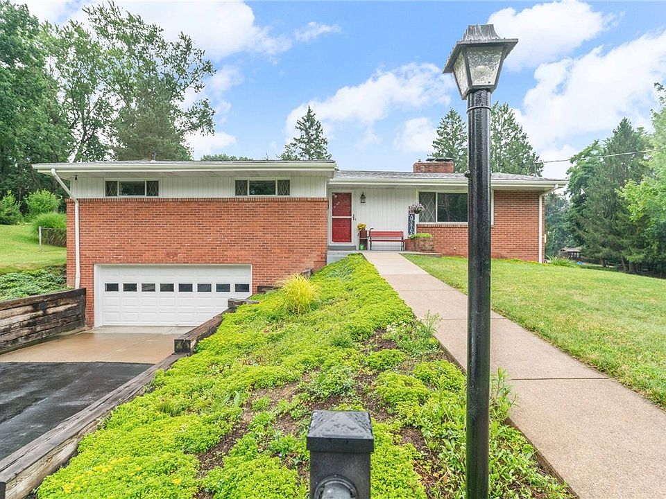 1st image of 449 Emerald Dr