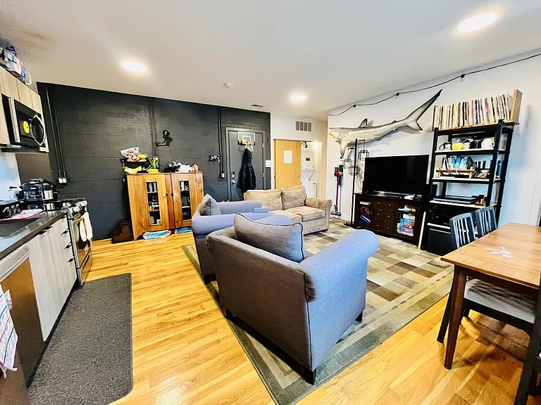 806 S Claremont Ave #2 — Photo 13