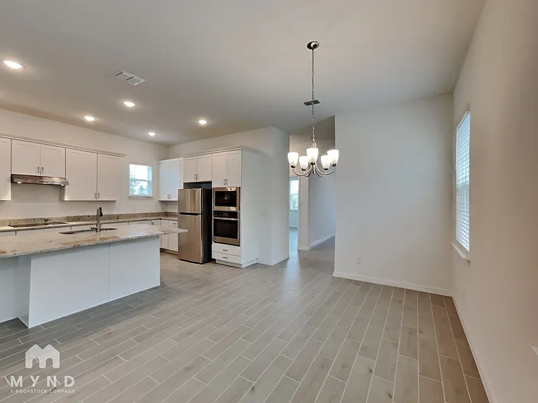 762 Middleton St — Photo 6