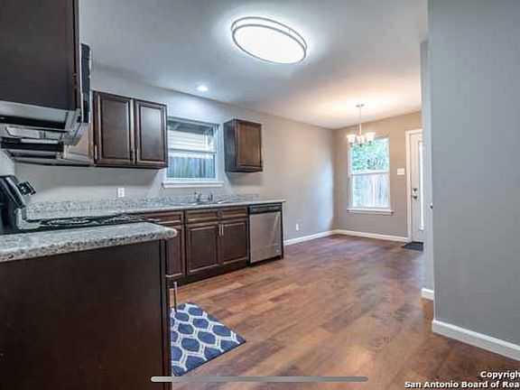 4th image of 518 Westwood Dr