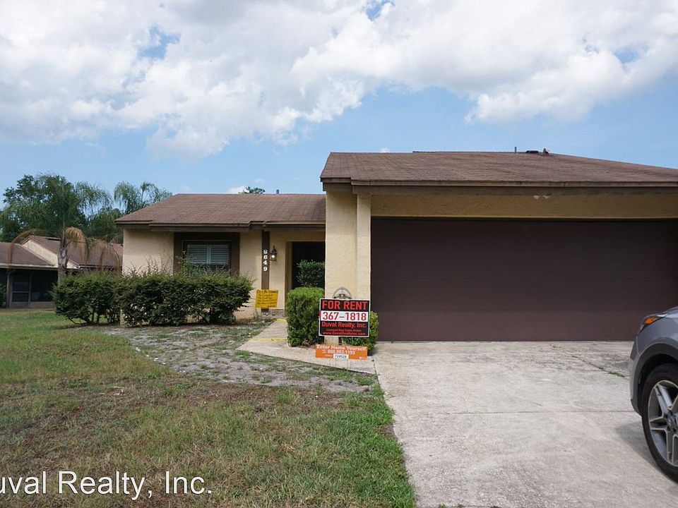 1st image of 8649 Deermoss Way W