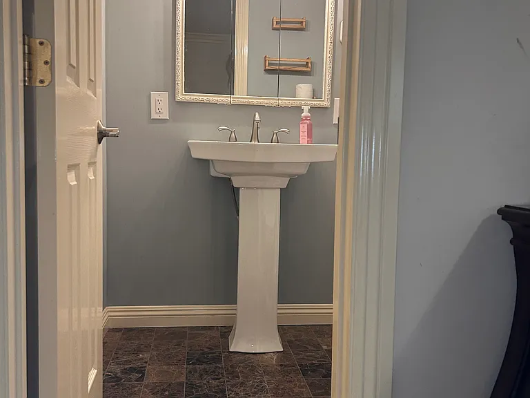 785 Lords Ln — Photo 18