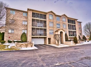 18500 Pine Lake Dr APT 2C, Tinley Park, IL 60477